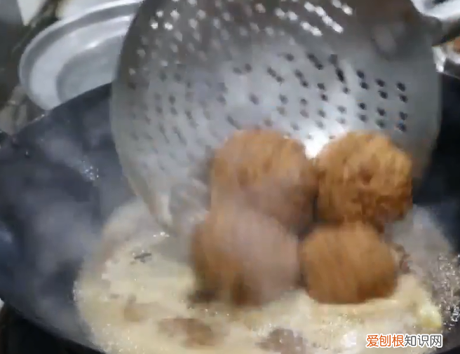 教你红烧狮子头经典做法 红烧狮子头的做法视频