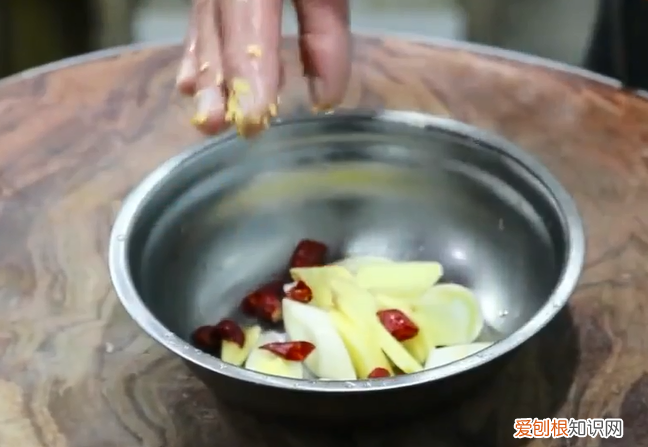 教你红烧狮子头经典做法 红烧狮子头的做法视频