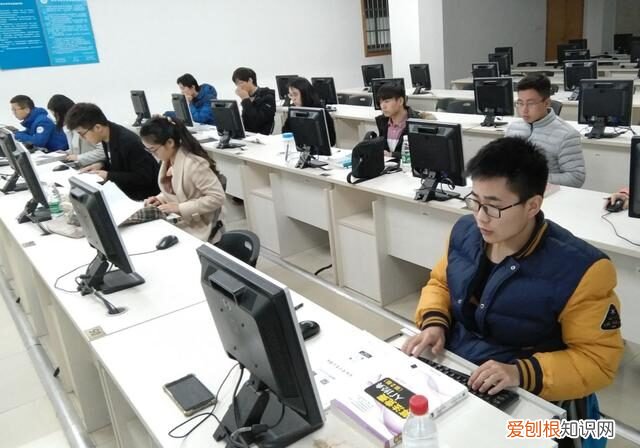 数学很重要，专业课范围很广 计算机考研考什么科目