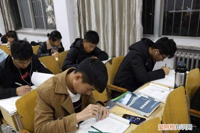 数学很重要，专业课范围很广 计算机考研考什么科目