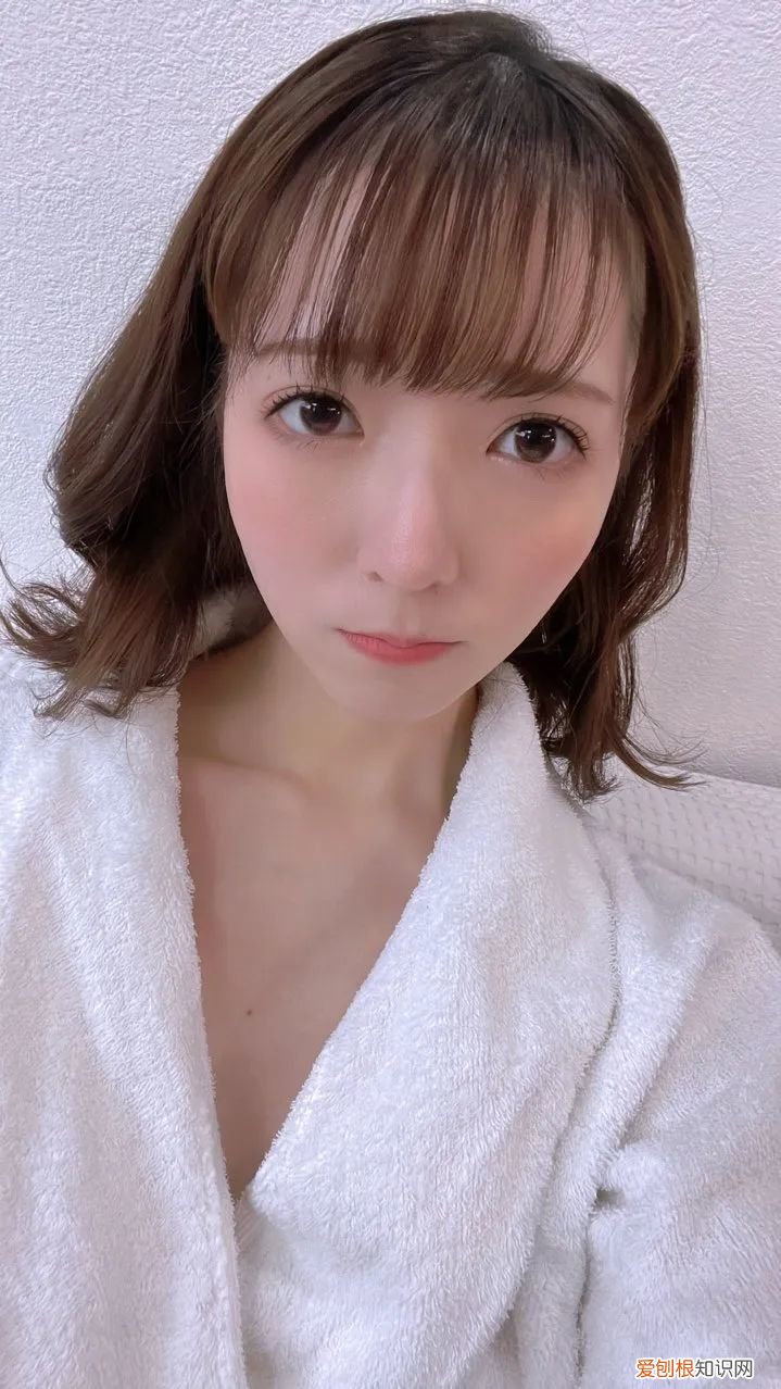 这身材算是模特中的顶流 岬奈奈美