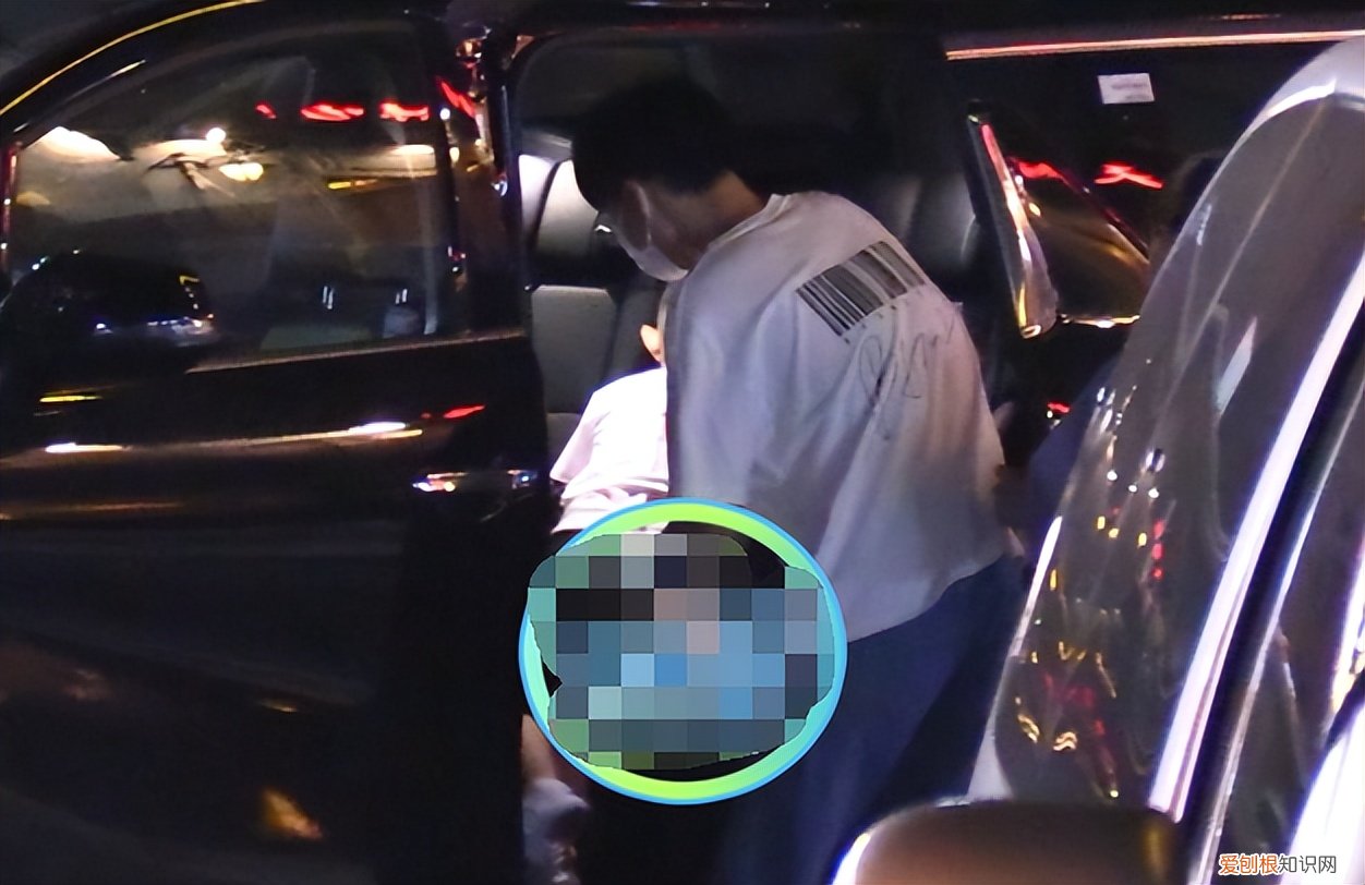 一家三口疑在横店团聚 赵丽颖冯绍峰复婚最新消息
