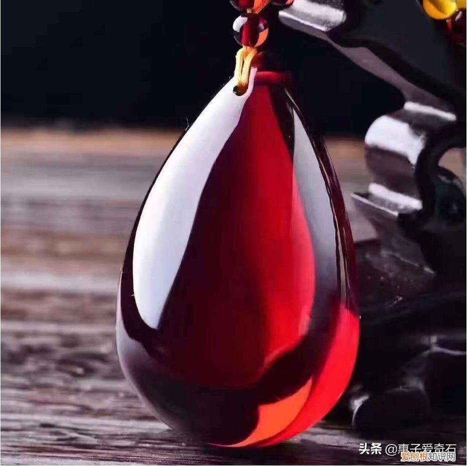 附：世界上最珍贵的几种琥珀 真正的琥珀多少钱一克