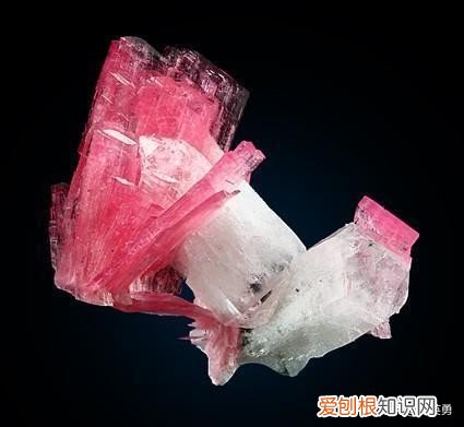 蔷薇辉石戴久了会怎样？蔷薇辉石的功效与作用