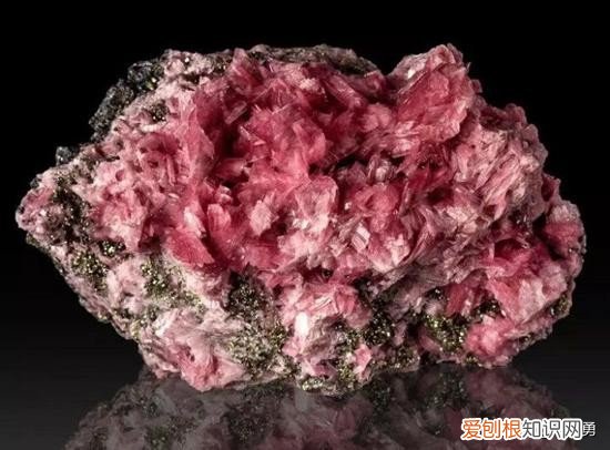 蔷薇辉石戴久了会怎样？蔷薇辉石的功效与作用