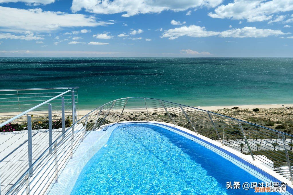 夏季炎热干燥，冬季温和多雨 地中海气候特点