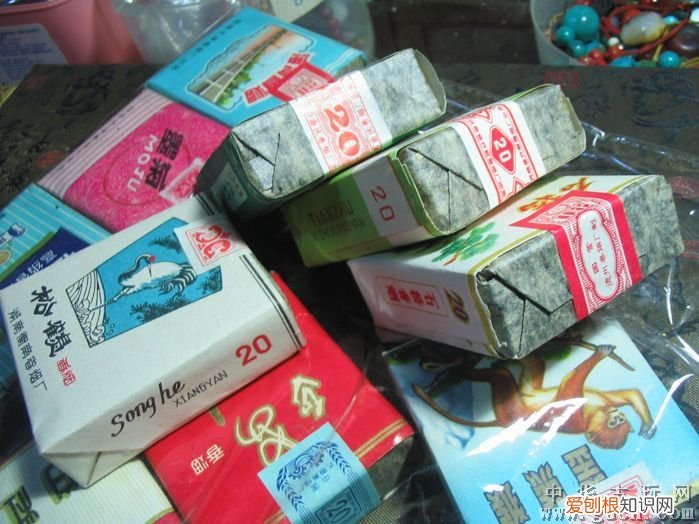 荷花牌香烟 荷花100元一包的烟