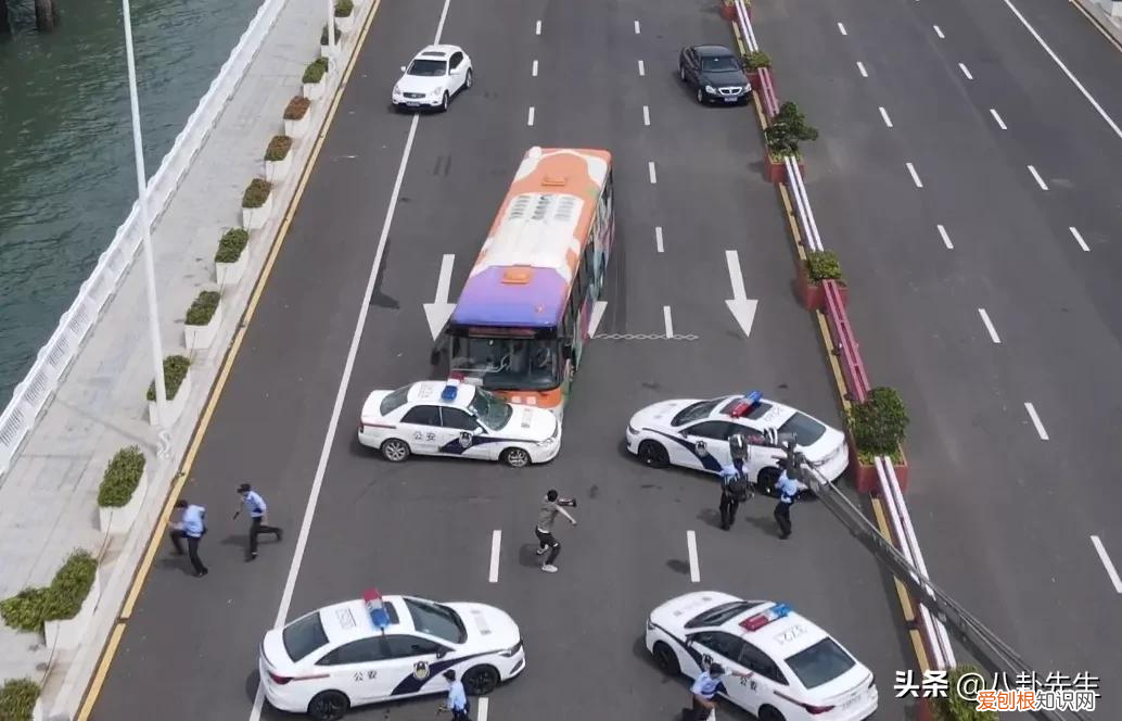 原来是这样拍出来的? 李诗情公交车
