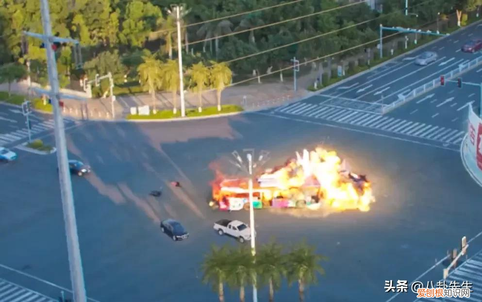原来是这样拍出来的? 李诗情公交车