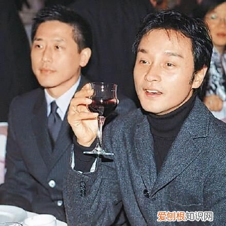 张国荣同性对象是谁？唐鹤德和张国荣是什么关系