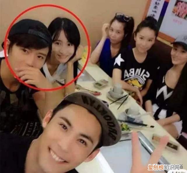 任嘉伦带老婆聚会照曝光 任嘉伦老婆一家三口