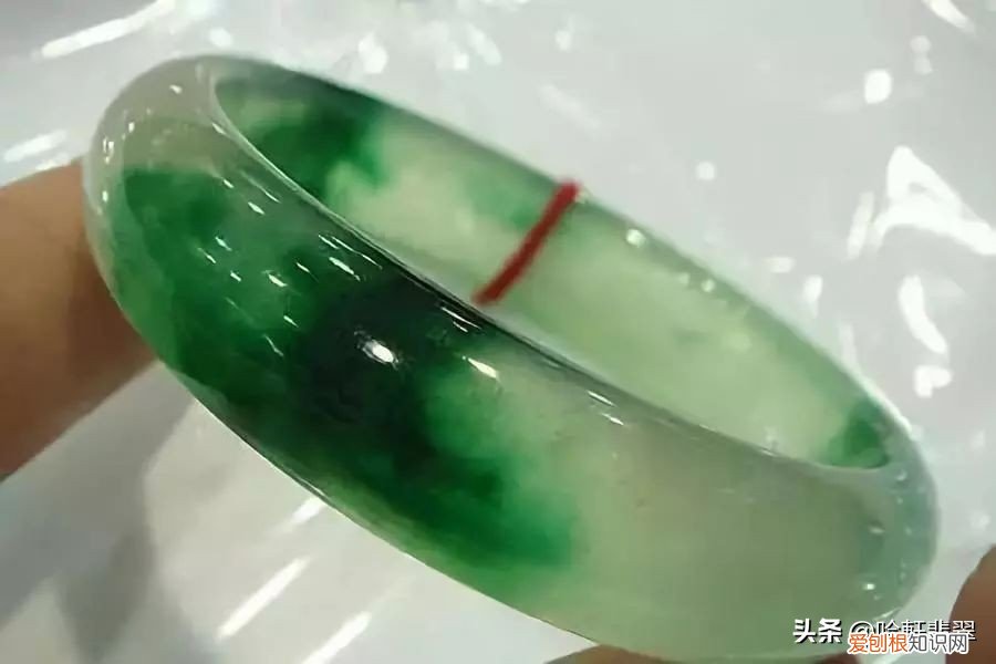 翡翠真假鉴定方法简单！学会再不怕假货泛滥