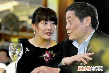 比尔盖茨对微软还有控制吗?比尔盖茨的个人资料及简介
