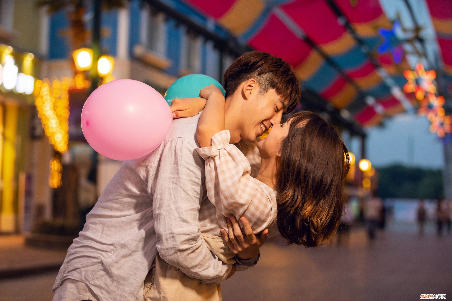 代表着2种不同的意义 接吻时闭眼和不闭眼分别体现什么