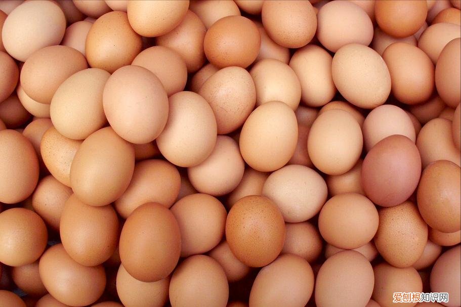 煮鸡蛋热水下锅，还是冷水下锅？ 鸡蛋冷水煮10分钟熟了吗？