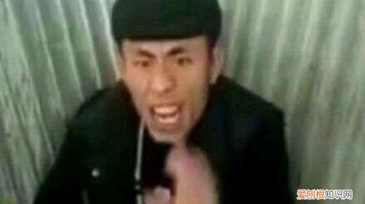 老八吃屎原视频真的假的?吃假粑粑导致账号被封