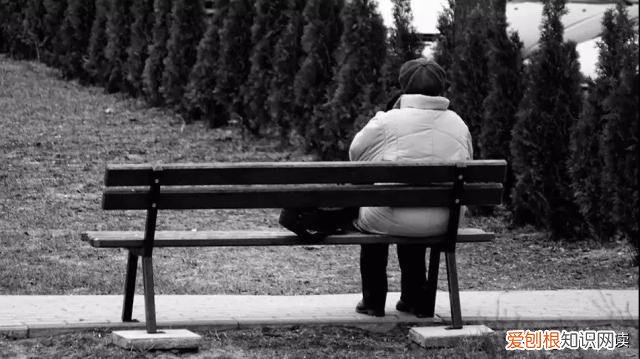 这两种父母,配不上你的孝心 有两种父母是不值得孝顺