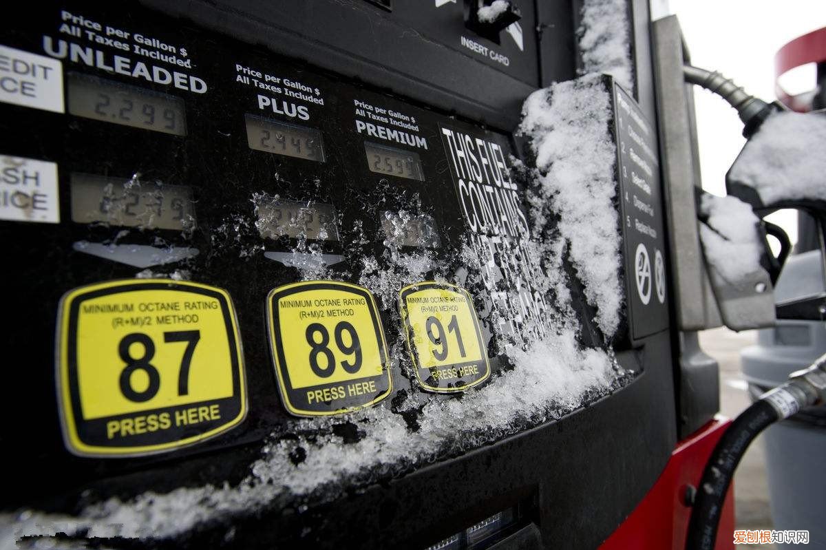 是抗爆性不同，95更耐烧 92号汽油95汽油的区别
