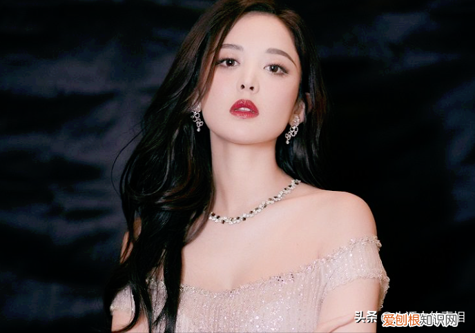 抹胸是什么？一种胸间贴身小衣