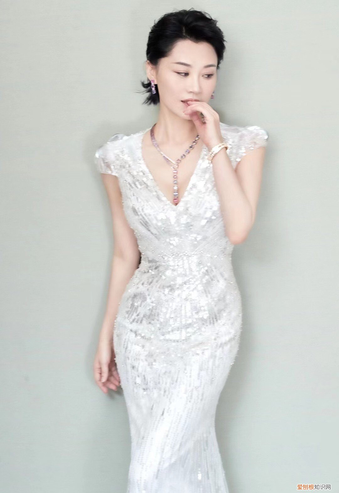 52岁许晴身材凹凸有致 许晴写真照欣赏