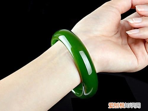 戴玉有什么好处？附：坚持戴玉镯的3大好处