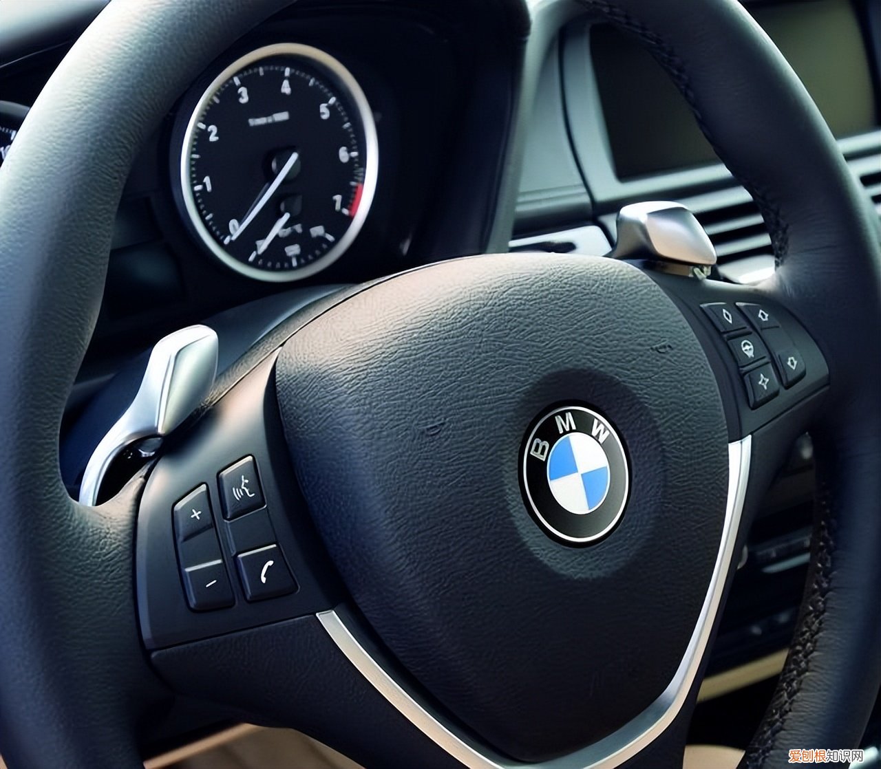 换挡拨片是干什么用的？换挡拨片的作用是什么