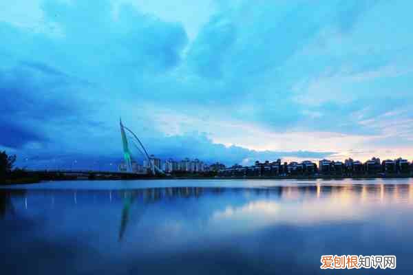 马来西亚官方语言到底是什么？ 马来西亚说什么语言