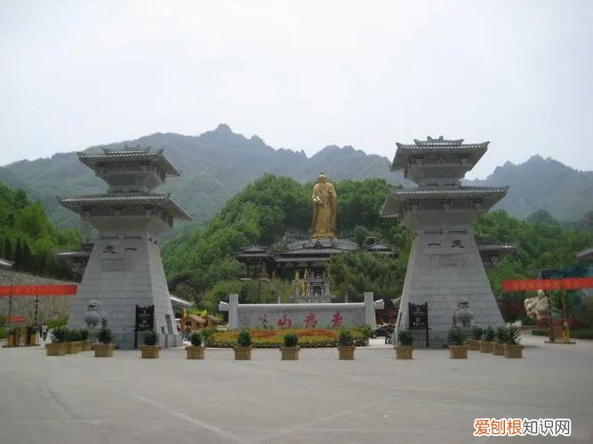 由于地理位置特殊 老君山为什么不对外国人开放