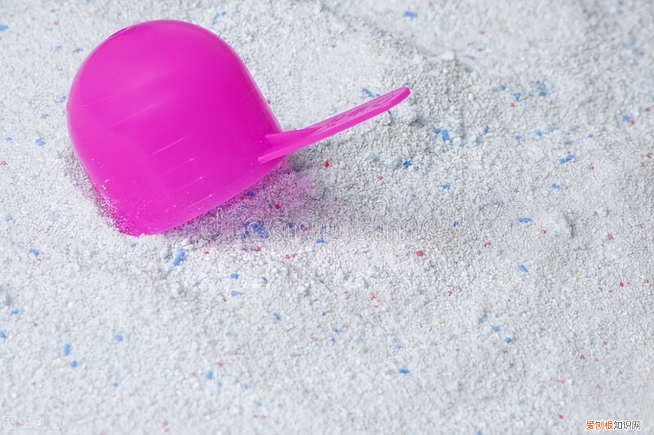 学会这招，洗完和新买的一样干净 白衣服变黄怎么样才能洗白