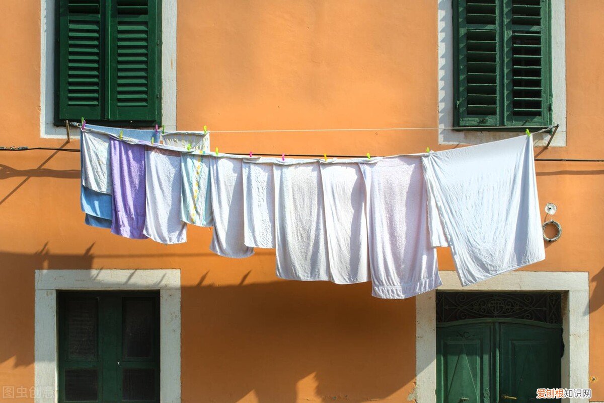 学会这招，洗完和新买的一样干净 白衣服变黄怎么样才能洗白