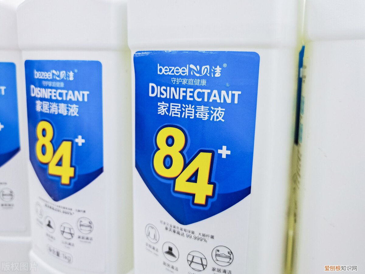 学会这招，洗完和新买的一样干净 白衣服变黄怎么样才能洗白