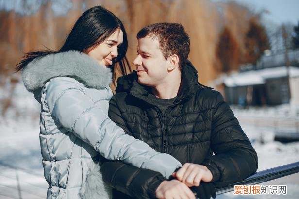 女人隐私故意给男生看说明什么？意味着她对你着迷了