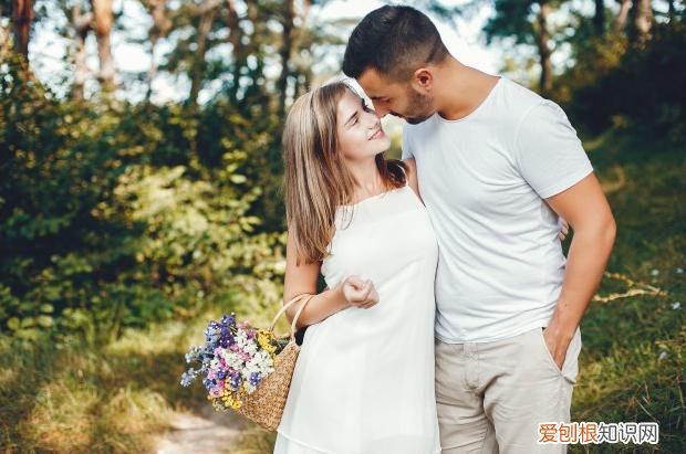 女人隐私故意给男生看说明什么?意味着她对你着迷了