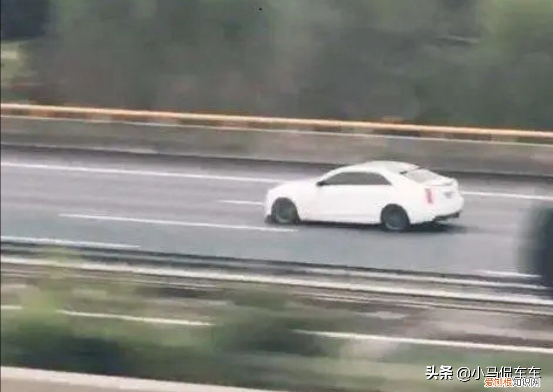 凯迪拉克追高铁事件是真实的吗?事件视频系拼接,都是假的