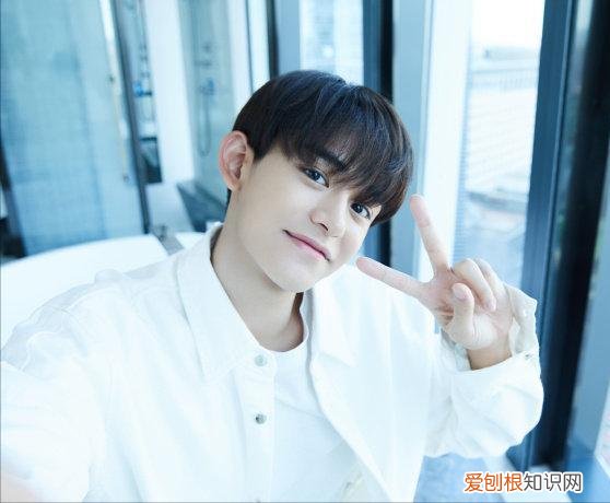 黄旭熙的人设彻底崩塌？黄旭熙出什么事儿了