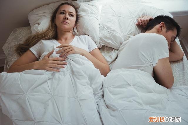 男生喜欢压女生身上是什么意思呢？爱是装不出来的