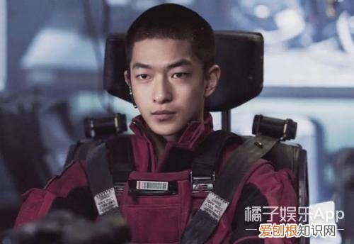 屈楚萧是怎么凉的 屈楚萧事件是什么