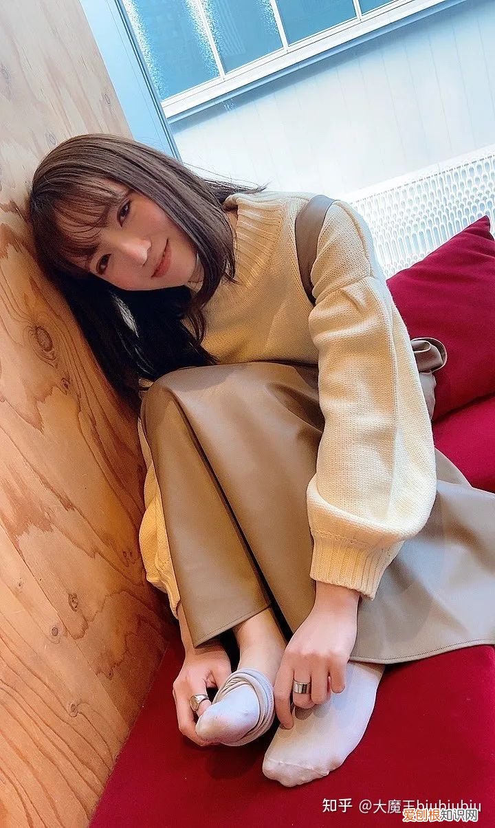 条件优秀但依然是不温不火 小花暖怎么样？