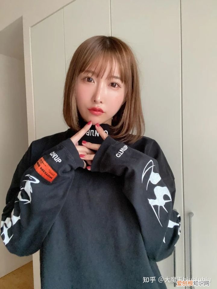 条件优秀但依然是不温不火 小花暖怎么样？