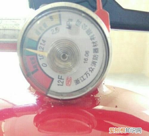 灭火器的压力表指针指在什么区域时表示压力为正常