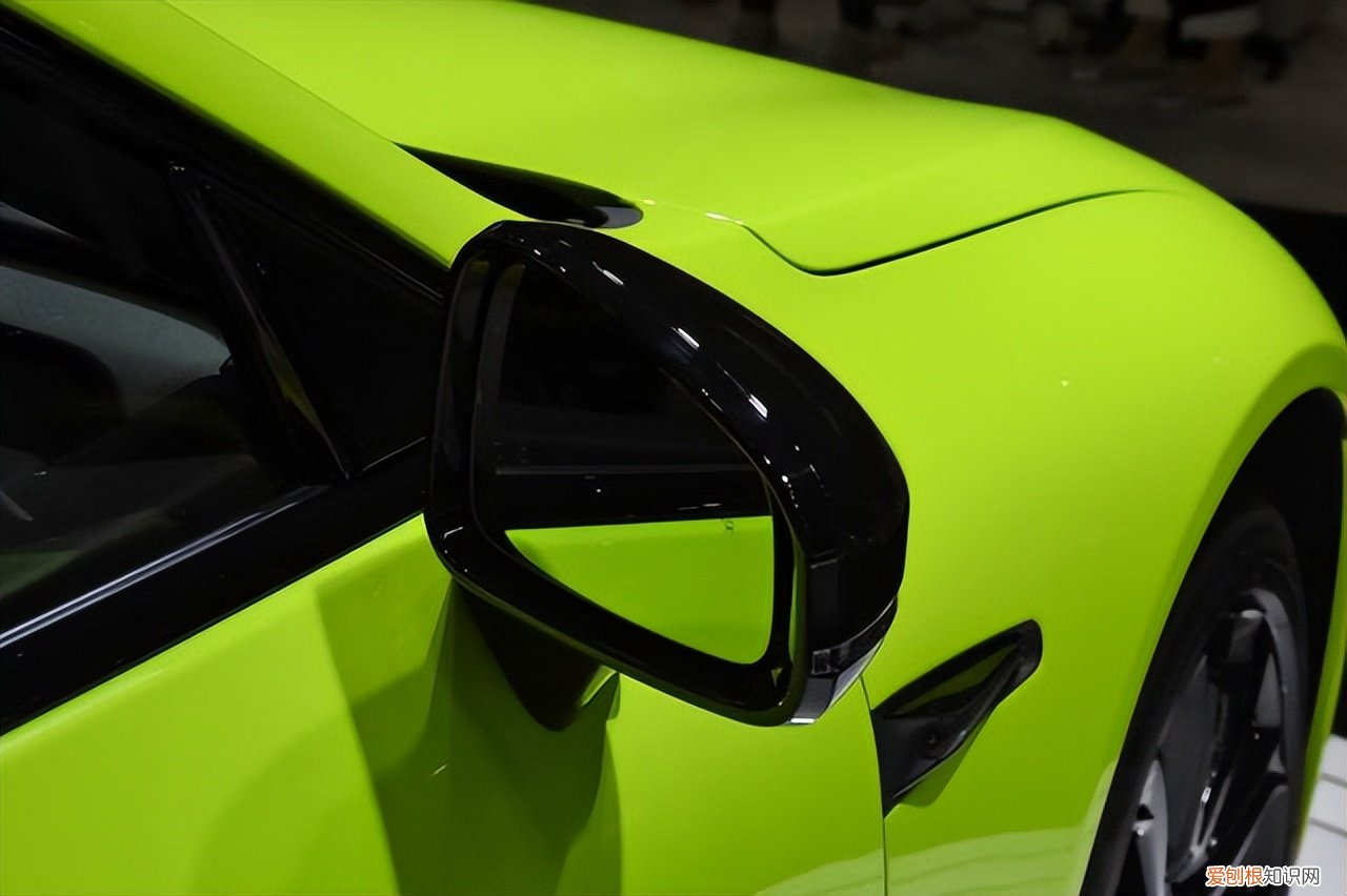 430马力4.3s破百 小鹏P7电动汽车价格及图片