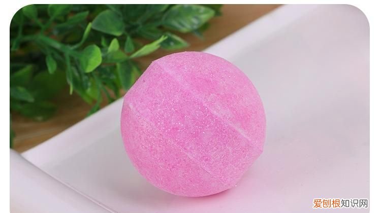 卫生球和樟脑丸的区别，卫生球怎么用是正确安全的
