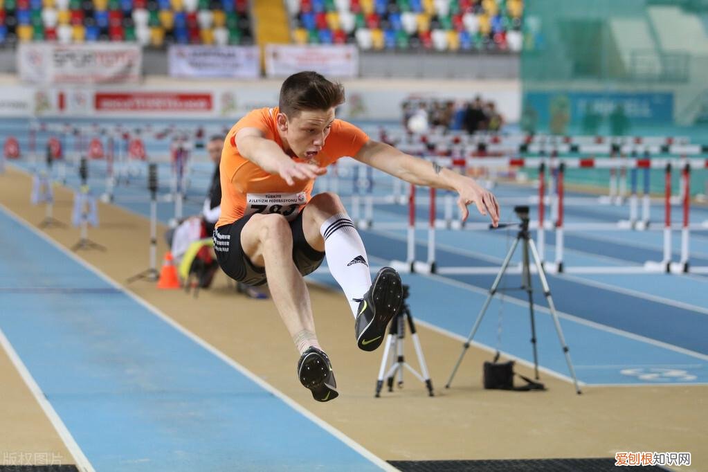 三级跳动作要领讲解 三级跳技巧及动作要领