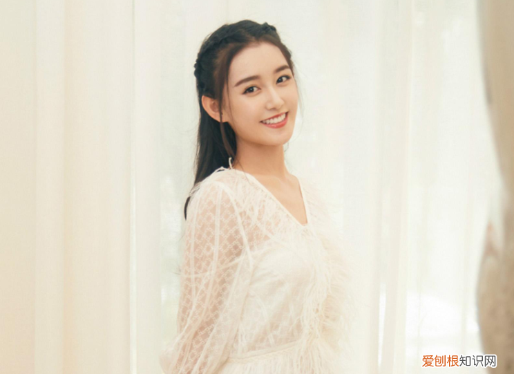 郭麒麟女朋友是谁？郭麒麟和20岁女友蒋依依深夜私聊