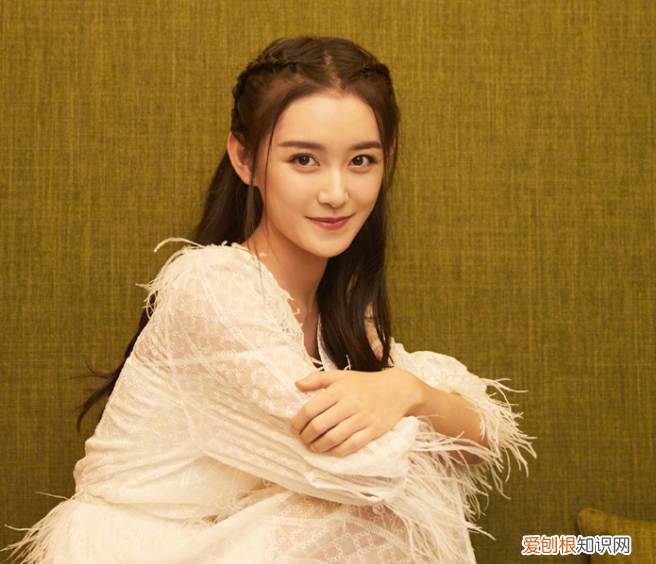 郭麒麟女朋友是谁？郭麒麟和20岁女友蒋依依深夜私聊