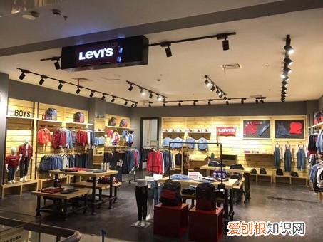 哪个牌子的年轻人牛仔裤好 哪个牌子的牛仔裤好