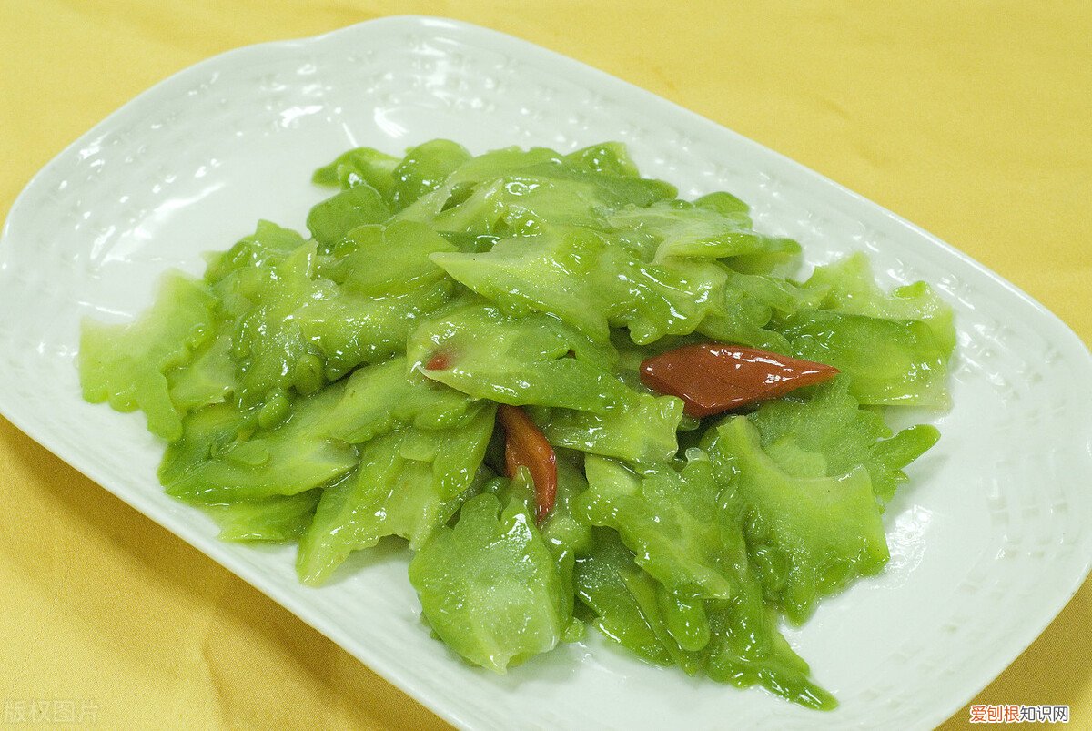 教你三招,翠绿好吃又不苦 苦瓜怎么炒好吃又不苦