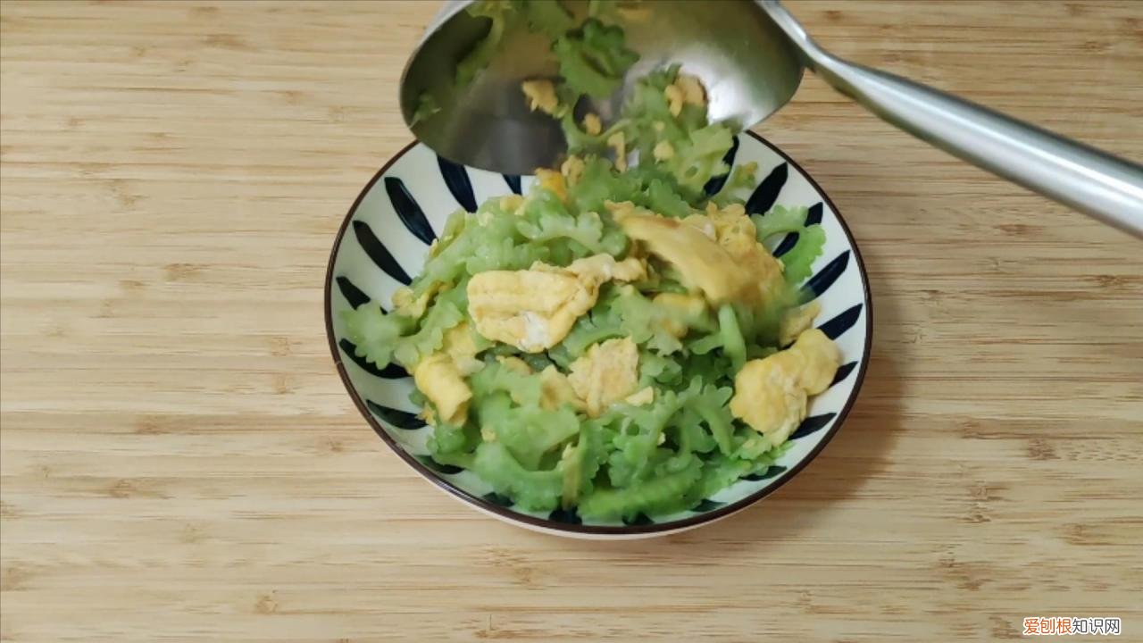 教你三招,翠绿好吃又不苦 苦瓜怎么炒好吃又不苦