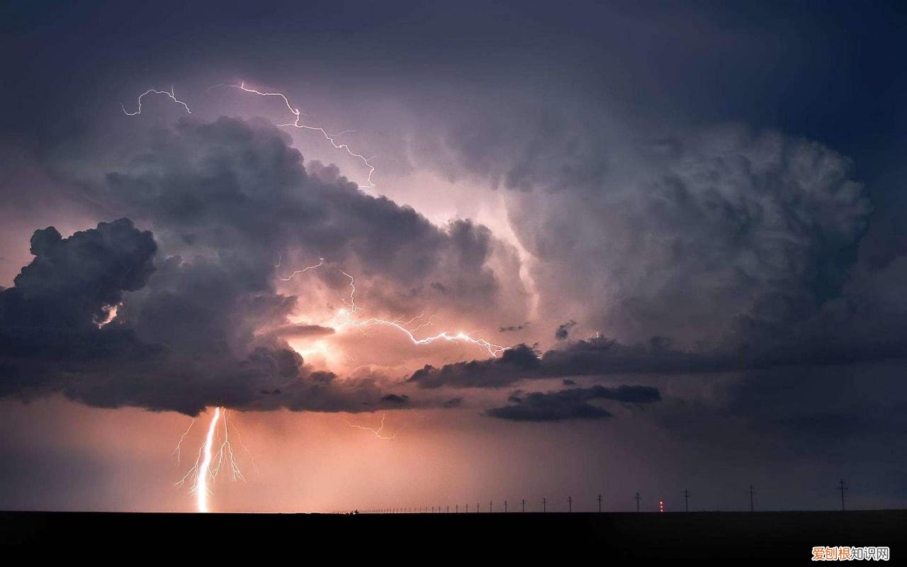为什么会打雷?闪电和雷电是如何形成的