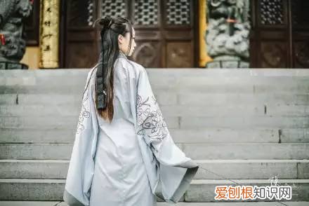 1首古典诗词里的名句,美到窒息的古典诗句